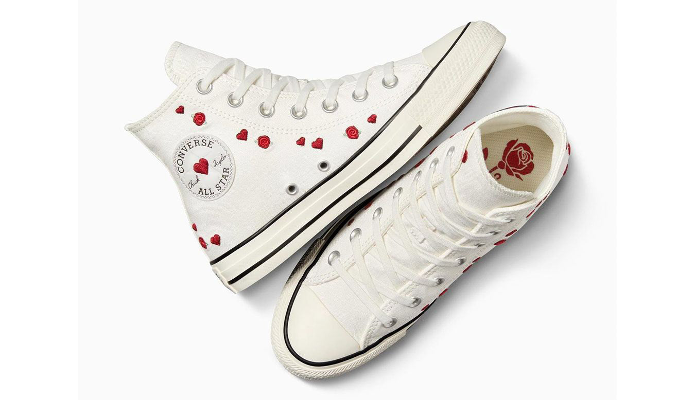 Converse Chuck Taylor All Star Heart