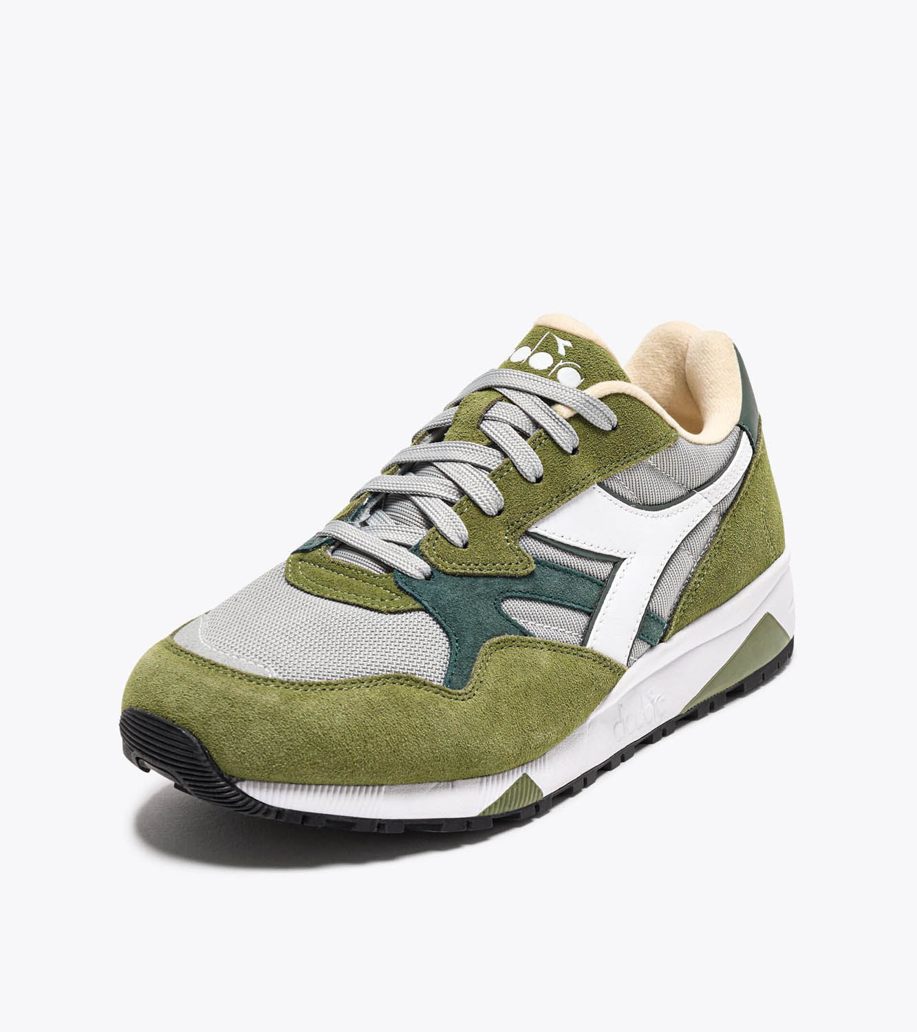 Diadora N902