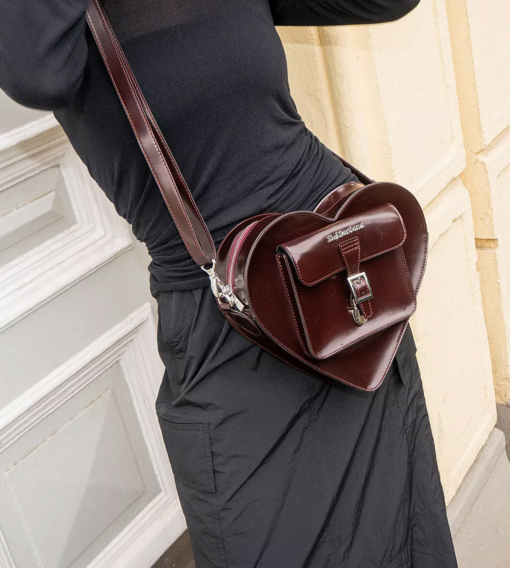 Dr. Martens Sac à dos Heart CHERRY RED OXFORD