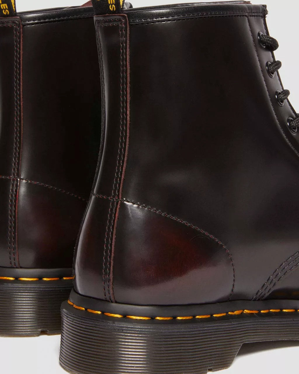 Dr. Martens Boots 1460 Arcadia Cherry red